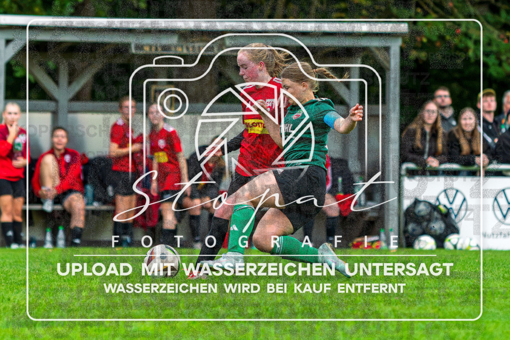 260919-MTVSCT-0082 | v.l. Hannah Berit Cordes (MTV Soltau #4), Kimberly Lara Oelfke (SC Tewel #2); Kreisliga Damen ROW - MTV Soltau vs. SC Tewel am 19.09.2026 in Sportpark Ost, Soltau - Realisiert mit Pictrs.com