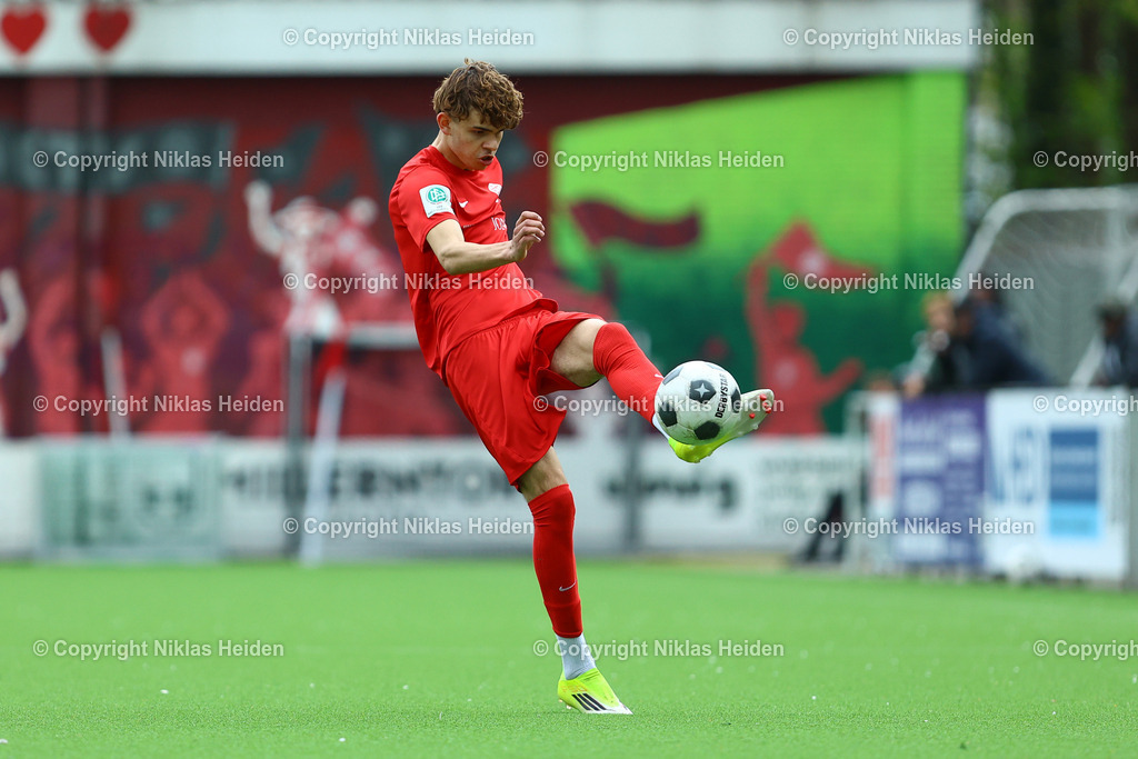 NH_EimsbüttelerTVU17_ViktoriaBerlinU17_DFBNachwuchsliga_19042026 | #20 Felix Wagner (Eimsbütteler TV U17)Fußball I Herren I U17 DFB-Nachwuchsliga Hauptrunde Liga B, Gruppe B I Saison 2025-2026 I 10. Spieltag I Eimsbütteler TV U17 - FC Viktoria 1889 Berlin U17 I 19.04..2026 I Sportzentrum Hoheluft