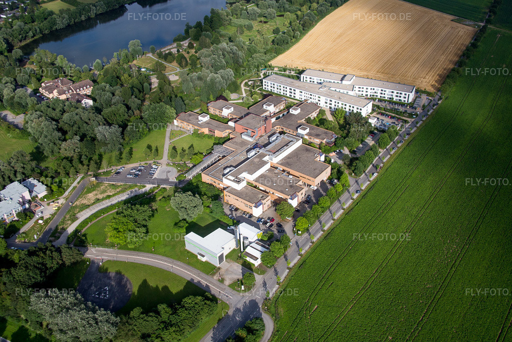 Luftbild: Klinikgelände des Krankenhauses Kreiskrankenhaus Bergstraße (Bergstraße) in Heppenheim im Bundesland Hessen in Deutschland. Foto: IMG_090646.jpg vom 04.07.2016 durch Werner Riehm/FLY-FOTO.de