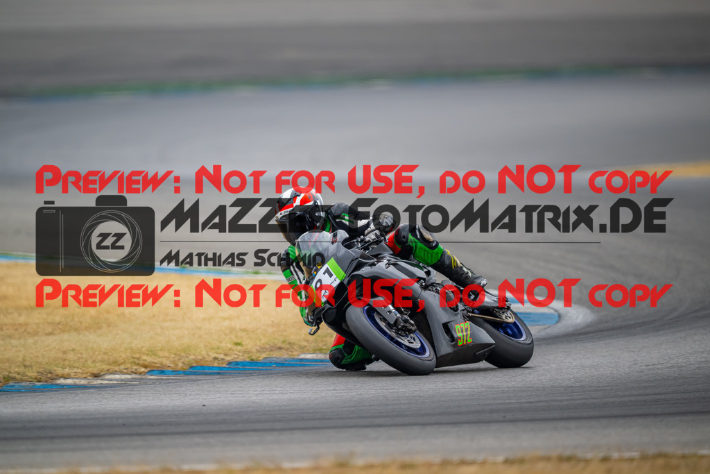 MaZZes-Fotomatrix-20260809-579015 | R1