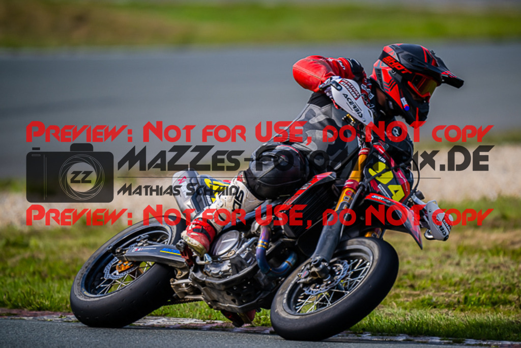 MaZZes_FotoMatrix_220903_3082 | UE40