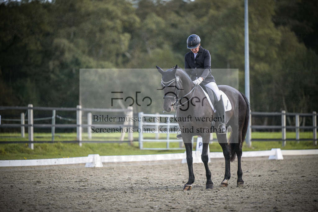 DOS_0701 | Entdecke hochwertige Reitturnierfotos von Foto Oger. Professionell, emotional und authentisch – jetzt Lieblingsmomente im Shop bestellen.Deutschlandweite Turnierfotografie. - Realisiert mit Pictrs.com
