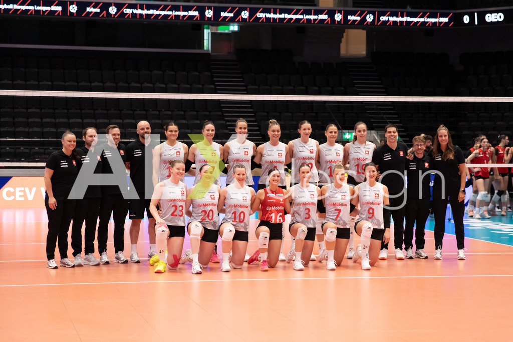 Georgia v Switzerland - CEV European League Women | KRIENS, SWITZERLAND - JUNE 12: Switzerland Team before the CEV European League match between Georgia and Switzerland at Pilatus Arena on June 12, 2026 in Kriens, Switzerland. - Realisiert mit Pictrs.com