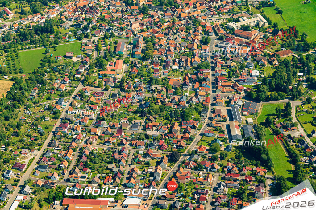 Klassische Luftaufnahme ohne Drohne zeigt:Walldorf bei Meiningen - Die Luftbildaufnahme wurde 2025 vom UL-Flugzeug heraus erstellt ( keine Drohnenaufnahme ) - Hochauflösende Luftaufnahme -Nicht vergleichbar mit Google Maps oder Satelittenbilder- Die Geschenkidee !Mit Lizenz und Bildrechte bestellbar