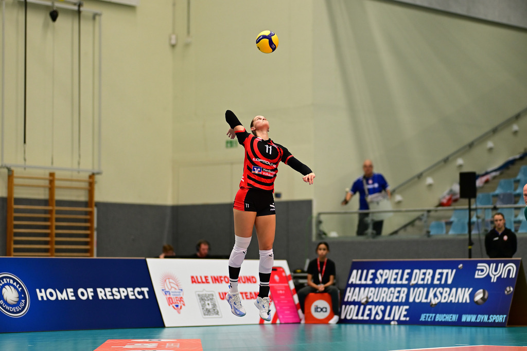 Volleyball I Frauen I Saison 2025-2026 I Bundesliga I 1. Spieltag I ETV Hamburger Volksbank Volleys - Allianz MTV Stuttgart | Der Sportfotograf. - Realisiert mit Pictrs.com