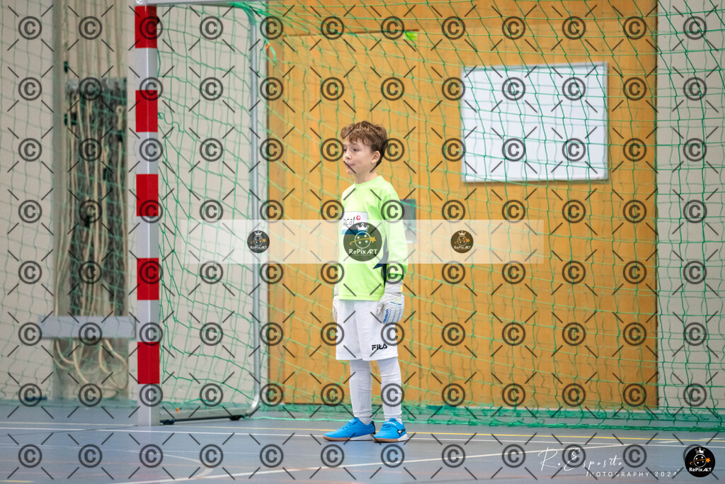 20241130_FCR-Hallenturnier-E-3_005 | Sport und Naturfotografie von Roberto Esposito zeigt echte Momente Bewegung und die Schönheit der Natur. Ausdrucksstarke Bilder schaffen Emotionen.