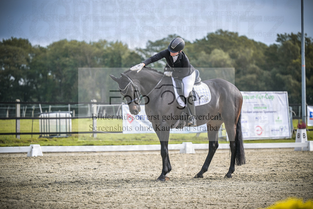 DOS_B273 | Entdecke hochwertige Reitturnierfotos von Foto Oger. Professionell, emotional und authentisch – jetzt Lieblingsmomente im Shop bestellen.Deutschlandweite Turnierfotografie. - Realisiert mit Pictrs.com