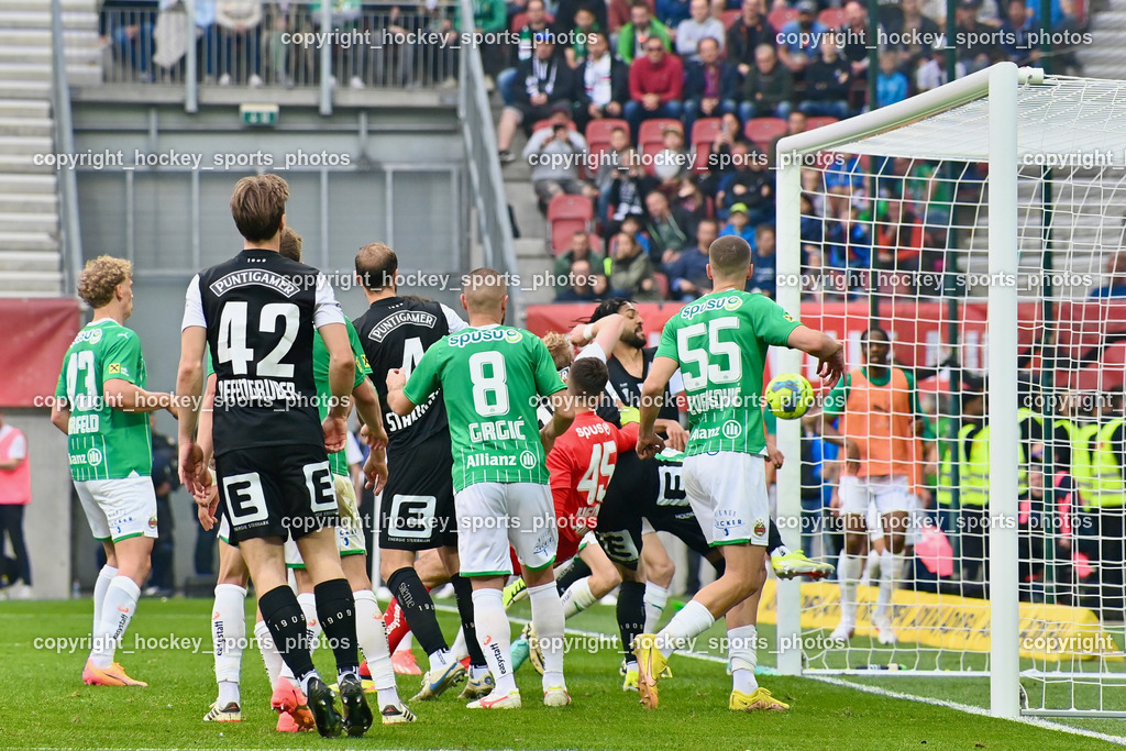SK Puntigamer Sturm vs. SK Rapid Wien Siegerehrung, Impressionen | #43 Leopold Querfeld SK Rapid, #42 David Affengruber SK Sturm, #8 Alexander Prass SK Sturm, #45 Niklas Hedl SK Rapid, SK Puntigamer Sturm vs. SK Rapid Wien Siegerehrung, Impressionen, SK Puntigamer Sturm vs. SK Rapid Wien Siegerehrung, Impressionen am 01.05.2024 in Klagenfurt (Wörthersee Stadion ), Austria, (Photo by Bernd Stefan)