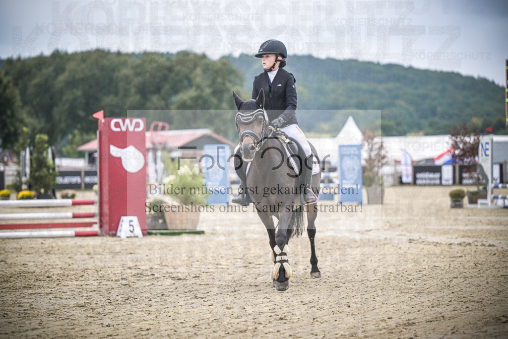 DOS_0124 | Entdecke hochwertige Reitturnierfotos von Foto Oger. Professionell, emotional und authentisch – jetzt Lieblingsmomente im Shop bestellen.Deutschlandweite Turnierfotografie. - Realisiert mit Pictrs.com