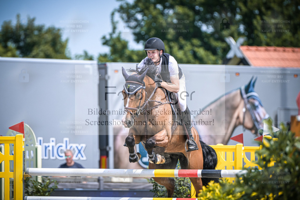 DOS_4662 | Entdecke hochwertige Reitturnierfotos von Foto Oger. Professionell, emotional und authentisch – jetzt Lieblingsmomente im Shop bestellen. - Realisiert mit Pictrs.com