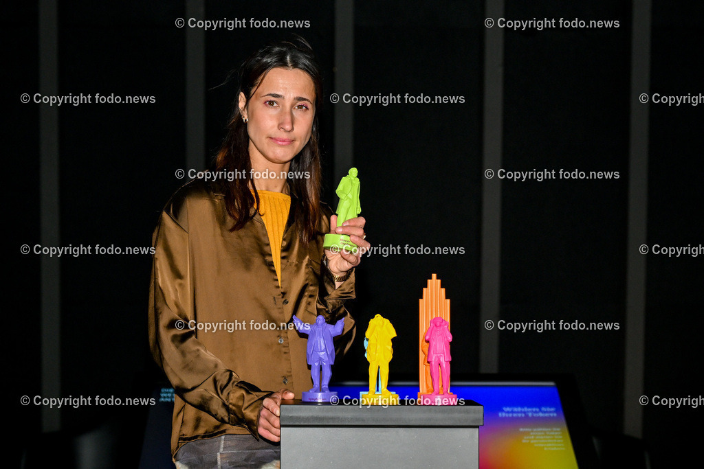 Eroeffnung der Ausstellung_ wie alles begann. Bruckners Visionen_ 02.05.2024-13 | 02.05.2024, St. Florian, AUT, Augustiner Chorherrenstift St. Florian, im Bild Eroeffnung der Ausstellung, wie alles begann. Bruckners Visionen

Laura Jurcevic (Ltg der Kultur Vermittlung Ausstellung) im Musikpavillion