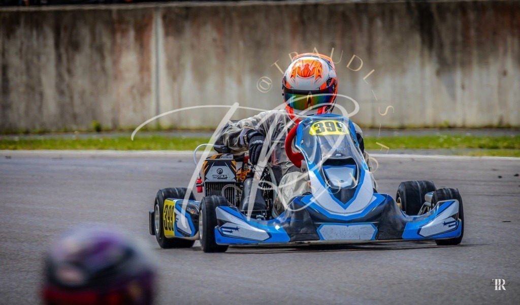 98ccc1e5a1f041d5be5f69aeddb9e22b | traudl_s_fotos