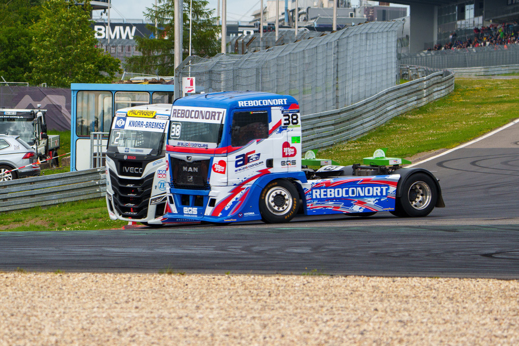 A7407058 | 13.07.2024 Goodyear FIA European Truck Racing Championship (ETRC) NürburgringBild: #38 JOSÉ EDUARDO RODRIGUES (Portugal mit seinem MAN im Zweikampf mit #2 Jochen Hahn (DE) mit seinem Iveco - Realisiert mit Pictrs.com