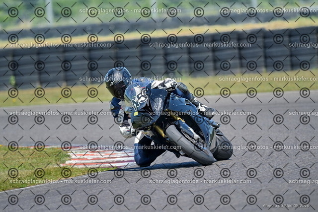 26BT01-1504 | 045 - Realisiert mit Pictrs.com