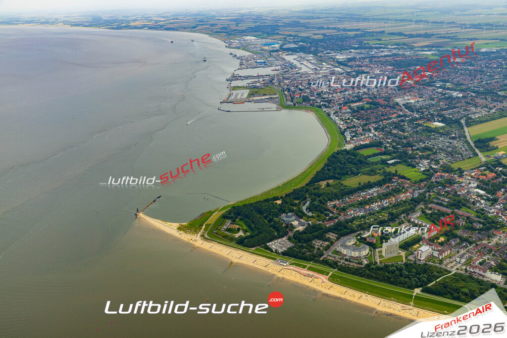 Klassische Luftaufnahme ohne Drohne zeigt:Döse bei Cuxhaven - Die Luftbildaufnahme wurde 2025 vom UL-Flugzeug heraus erstellt ( keine Drohnenaufnahme ) - Hochauflösende Luftaufnahme -Nicht vergleichbar mit Google Maps oder Satelittenbilder- Die Geschenkidee !Mit Lizenz und Bildrechte bestellbar