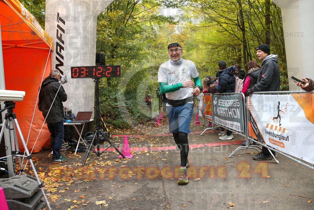 251026_1314_EX1_2925 | Sportfotografie im Rhein-Sieg Kreis, Köln, Bonn, NRW, Rheinland Pfalz, Hessen, etc. Unser Tätigkeitsfeld umfasst den Laufsport vom Volkslauf über den Marathon, Duathlon, Triathon bis zum Ultralauf wie Kölnpfad Ultra oder Schindertrail.