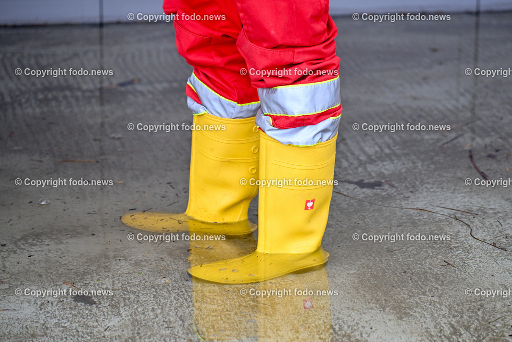 Wasserrettung Pichling_ Pichlingersee_ 29.12.2023-19 | 2912.2023, Linz Pichling, AUT, Wasserrettung, OS Pichling, im Bild Toni Eder (Wasserrettung)