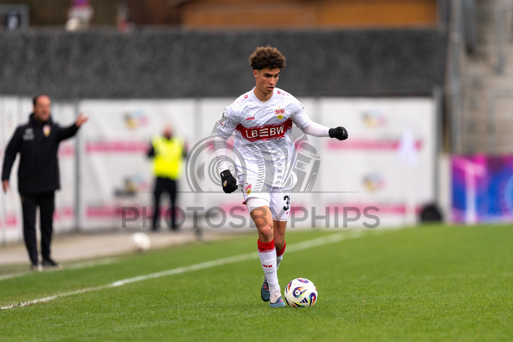 VfB Stuttgart II vs. TSG Hoffenheim II, Fussball, 3. Liga, 26. Spieltag, 15.03.2026 | Noah Darvich (VfB Stuttgart II, #31),VfB Stuttgart II vs. TSG Hoffenheim II, Fussball, 3. Liga, 26. Spieltag, 15.03.2026Foto: photosbyphips/Philip Ziegler