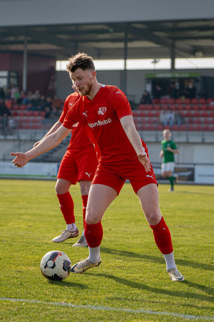 Fußball I Herren I Saison 2025-2026 I Bezirksliga Weser-Ems 4 I 22. Spieltag I Vfl Oythe  - SV Bethen I 7010 | jns.sportfotos - Realisiert mit Pictrs.com