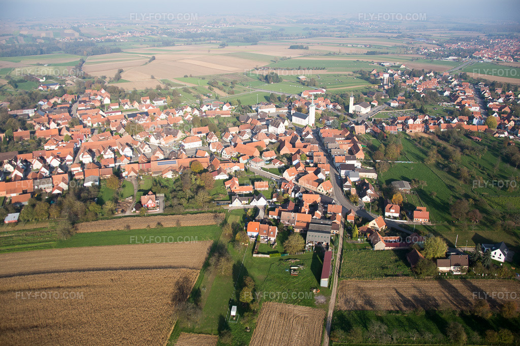 Aerial view: View of the town in Rittershoffen in the state Bas-Rhin, France.Photo: IMG_075613.jpg taken on 11/01/2014 by Werner Riehm/FLY-FOTO.comResolution of the original: 5472 x 3648 px