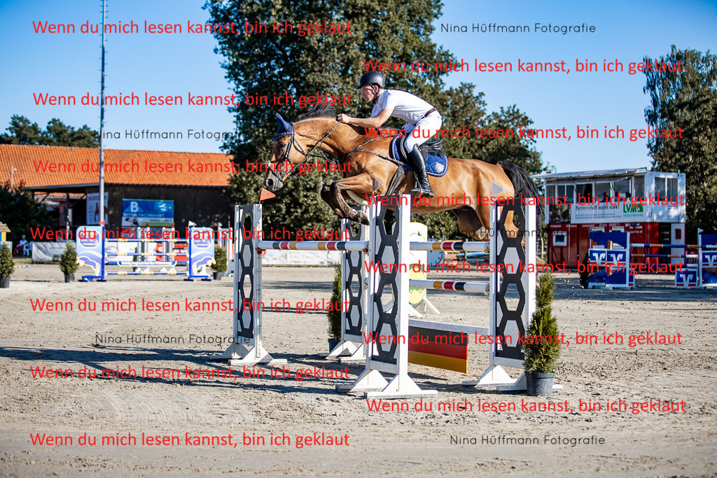 BK1A8181 | Turnierbilder Turnierfotos Nina Hüffmann Turnierfotografie Pferdefotografie Tierzeichnung Haustierzeichnung Pferdezeichnung Hundezeichnung Videograf  - Realisiert mit Pictrs.com