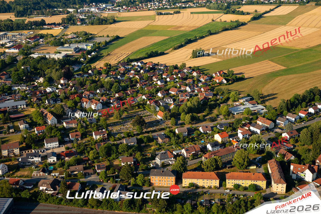 Das Luftbild zeigt :  Neuenmarkt - Die Luftaufnahme wurde 2023 vom UL-Flugzeug aus erstellt ( keine Drohne ) - Hochauflösende Luftaufnahme - Für grossformatige Ausdrucke geeignet. Die Geschenkidee !Mit Lizenz und Bildrechte bestellbar