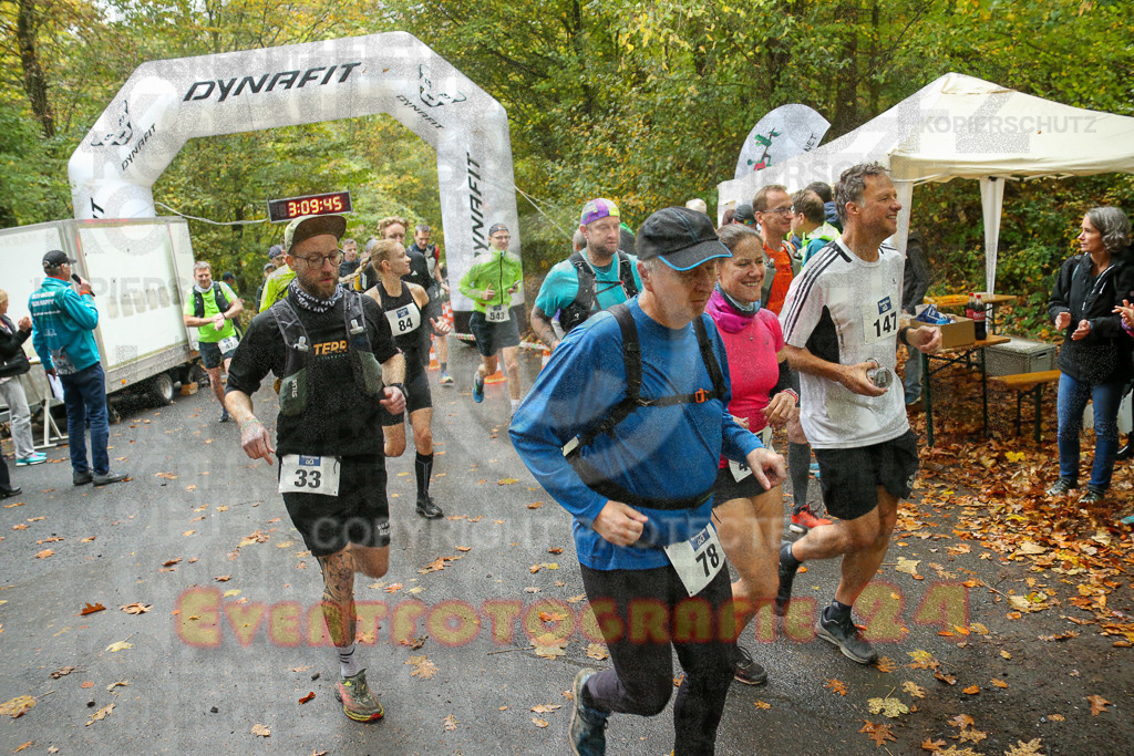 241027_1009_EX1_3684 | Sportfotografie im Rhein-Sieg Kreis, Köln, Bonn, NRW, Rheinland Pfalz, Hessen, etc. Unser Tätigkeitsfeld umfasst den Laufsport vom Volkslauf über den Marathon, Duathlon, Triathon bis zum Ultralauf wie Kölnpfad Ultra oder Schindertrail.
