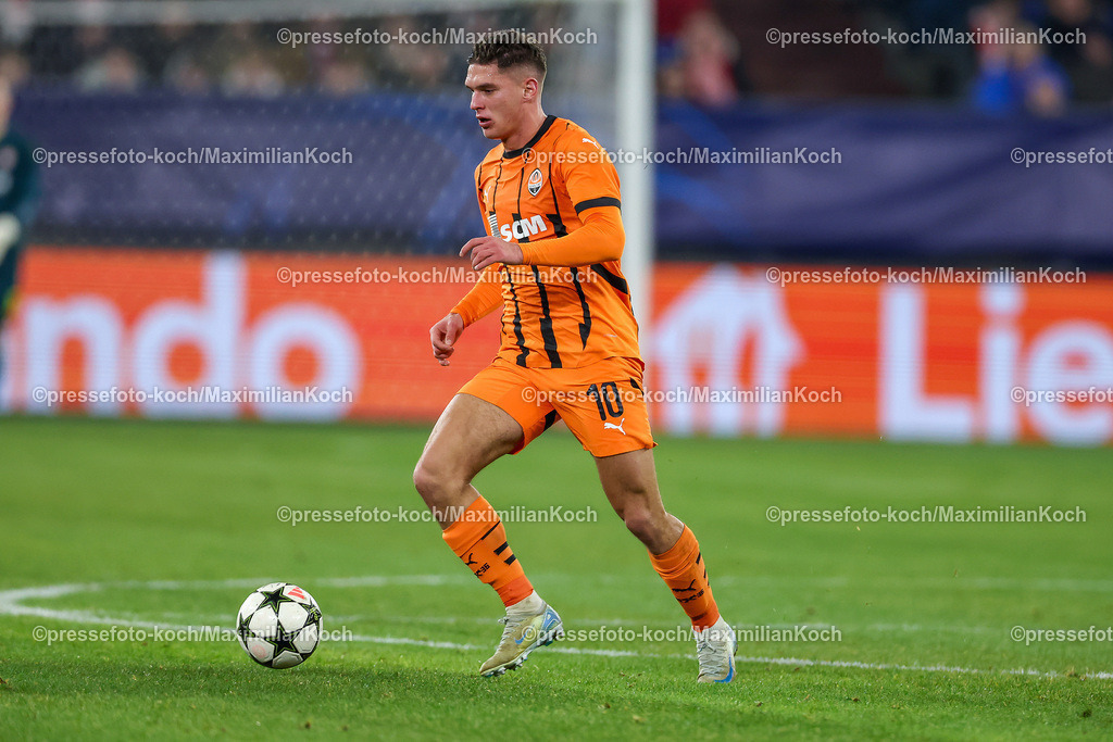 UCL10122402304 | 10.12.2024, Fußball, UEFA Champions League, Schachtar Donezk - FC Bayern München, Arena AufSchalke Gelsenkirchen, 8. Spieltag Saison 2024 2025: Georgiy Sudakov (Schachtar Donezk #10)DFB regulations prohibit any use of photographs as image sequences and or quasi-video.