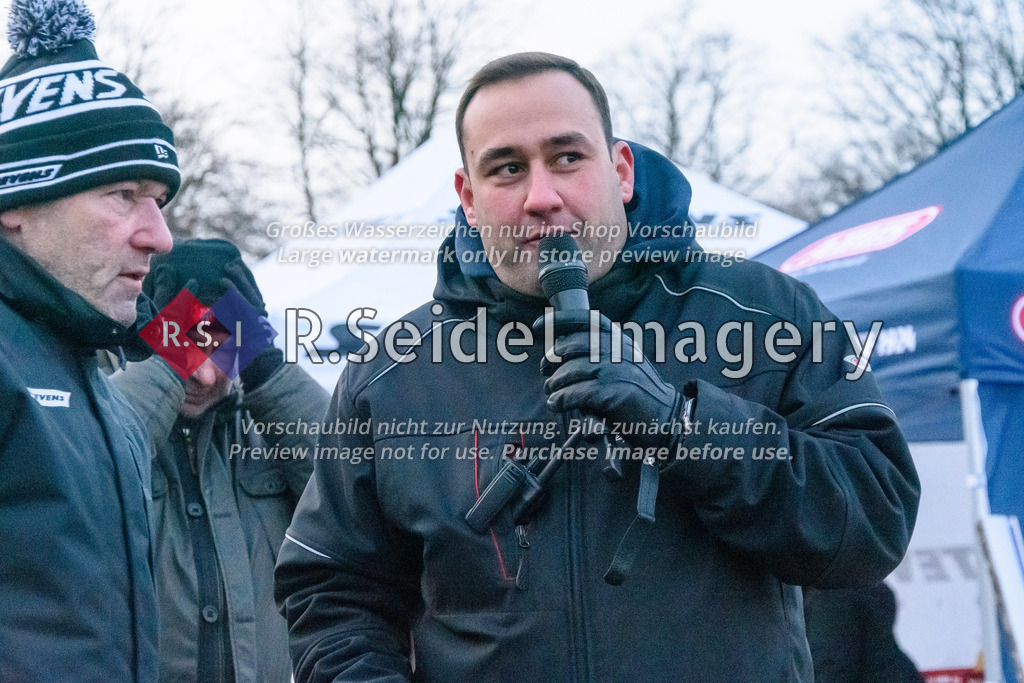 Radsport, 14. Lauf - Bikebeat Cyclo-Cross Bundesliga 2022/23 und 43. Harburger Weihnachtspreis im Stevens Cup 2022, Schwarzenbergplatz (Hamburg-Harburg), 18.12.2022 | Nach dem Rennen 6 / Männer Elite (Lizenzfahrer): 
Borhen Azzouz (subevents & Harburger RG)