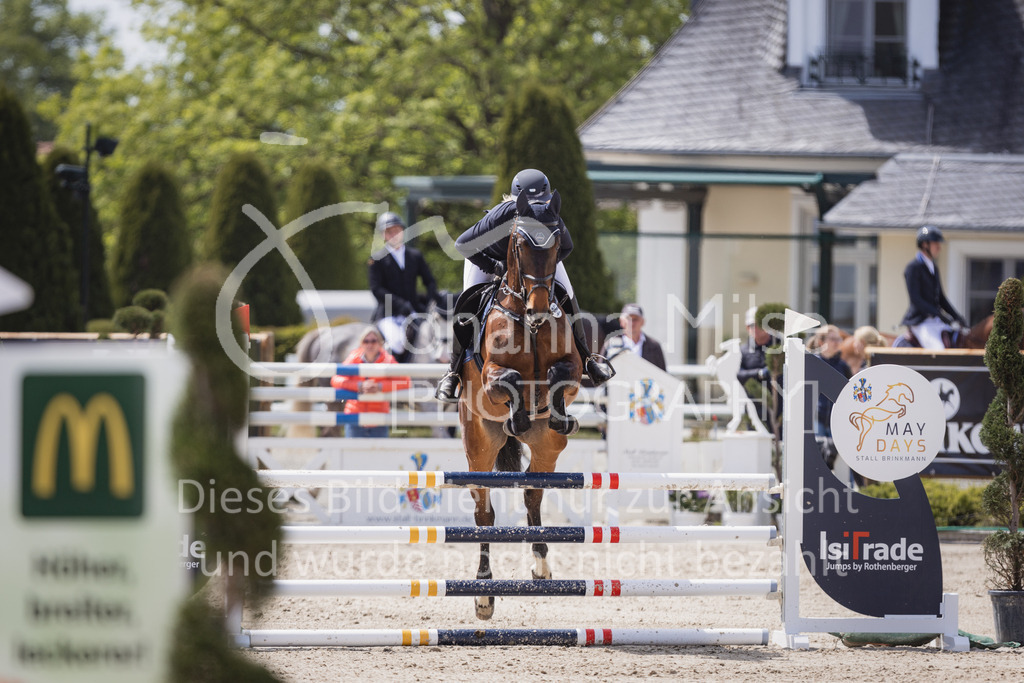 230518_MayDays_SprPf-A2-275 | Deine schönsten Turniermomente als professionelle Fotos! Entdecke hochwertige Pferdesport-Fotografie im Online-Shop. Jetzt Fotos finden & bestellen!