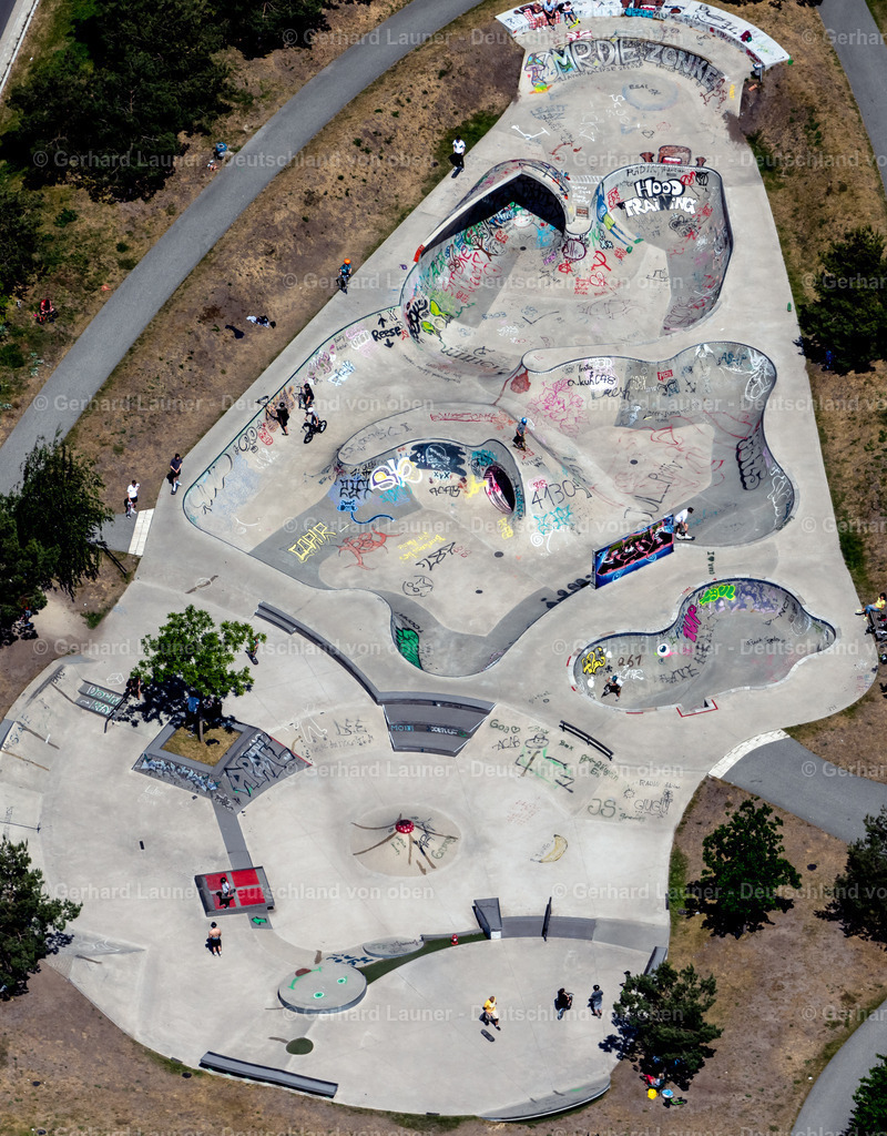 4029400 | BREMEN 01.06.2020 Strecke parkour team Bremen im Ortsteil Überseestadt in Bremen, Deutschland. // Course parkour team Bremen in the district of Ueberseestadt in Bremen, Germany. Foto: Gerhard Launer