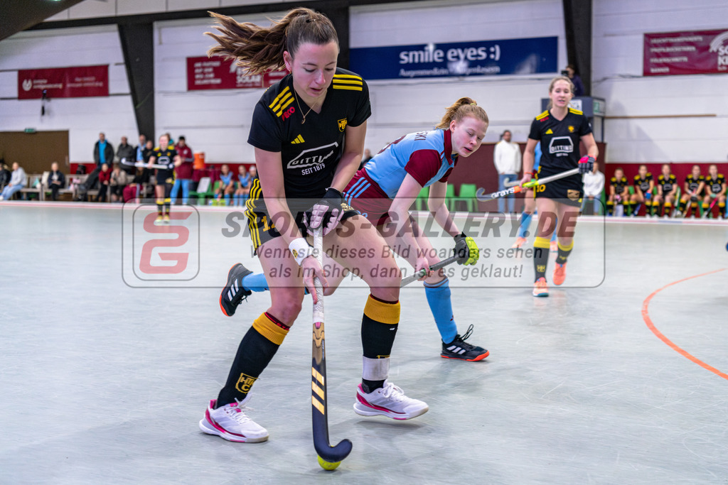 SM_2025-01-12_wD85_-143 | 1.Bundesliga Hallenhockey  (W) UHC - HTHC / 2:3 (2:1)