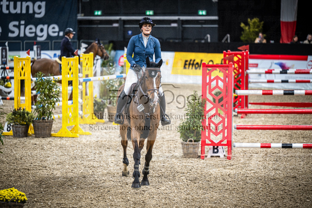 DOS_1893 | Entdecke hochwertige Reitturnierfotos von Foto Oger. Professionell, emotional und authentisch – jetzt Lieblingsmomente im Shop bestellen.Deutschlandweite Turnierfotografie. - Realisiert mit Pictrs.com