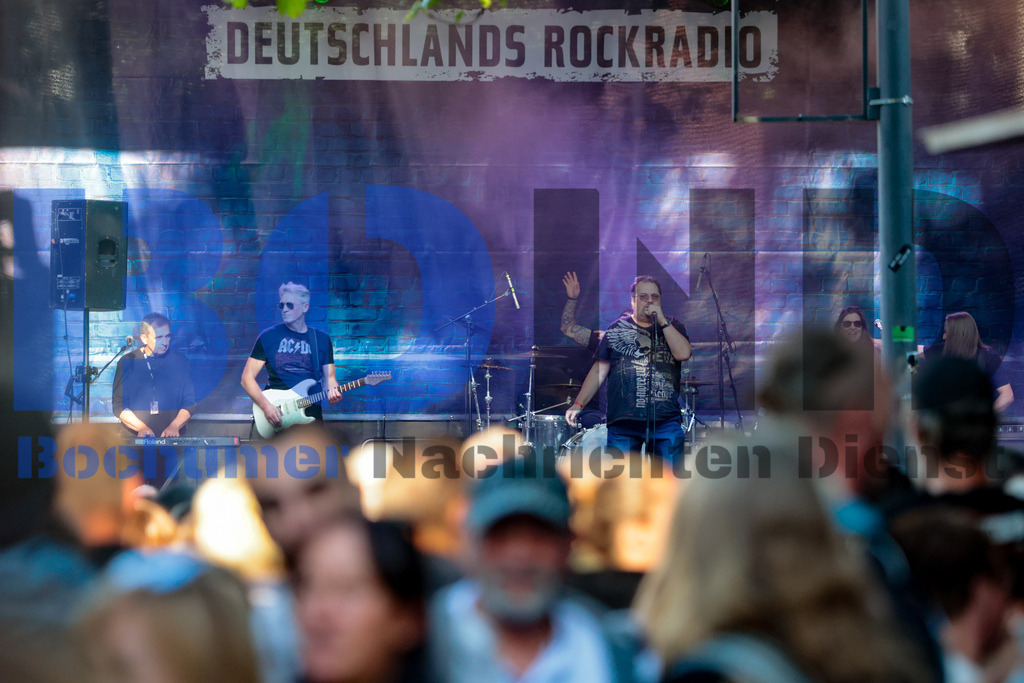 Bochum total 2024 - Jo Hartmann  {date} -  | {headline}(Foto: Sebastian Sendlak / BOND) - Realisiert mit Pictrs.com