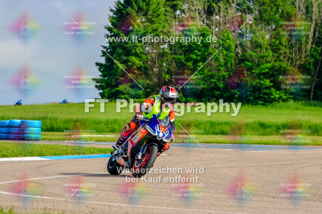 MotoTeam-8374 | Hier findet Ihr Bilder von Touristenfahrten auf der Nürburgring Nordschleife oder von anderen Veranstaltungen die ich besucht habe. Viel Spass beim Durch Schauen 