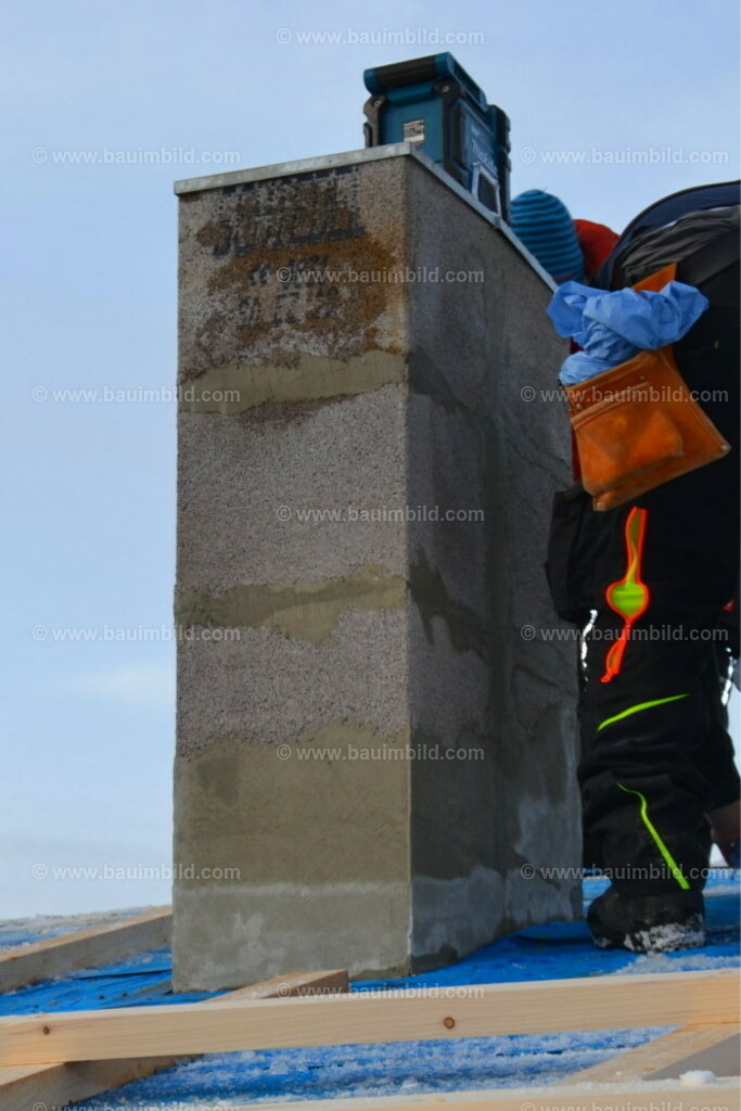 bib-lg08-schornstein-0041 | Nach LV-Leistungsgruppen sortierte Detailfotos über den Bau eines Hauses. Alle Hausbau-Bilder direkt vom Urheber und Autor der Website Haus-Selber-Bauen.com