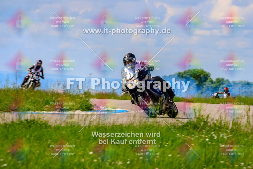 MotoTeam-0778 | Hier findet Ihr Bilder von Touristenfahrten auf der Nürburgring Nordschleife oder von anderen Veranstaltungen die ich besucht habe. Viel Spass beim Durch Schauen 