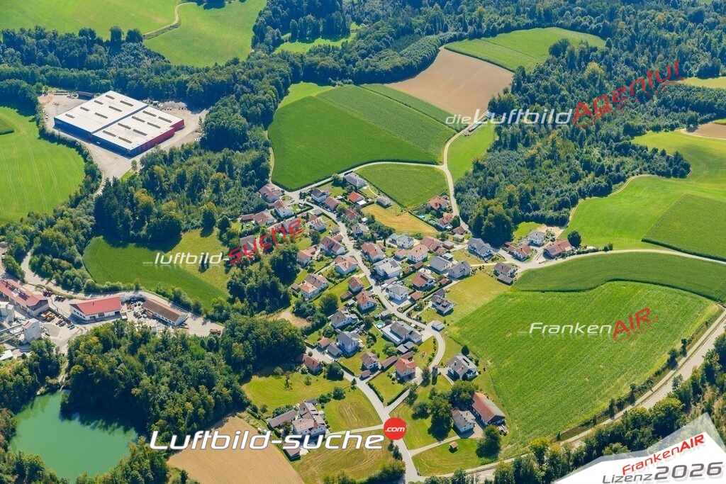Schrägluftbild  Oberholz  Hauzenberg - Das Luftbild wurde 2025 vom UL-Flugzeug heraus erstellt ( keine Drohne ) - Hochauflösende Luftaufnahme -Nicht vergleichbar mit Google Maps oder Satelittenbilder- Die Geschenkidee !Mit Lizenz und Bildrechte bestellbar