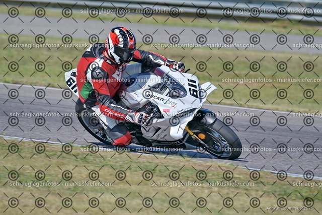 26BT02-0135 | markuskiefer.com - Realisiert mit Pictrs.com