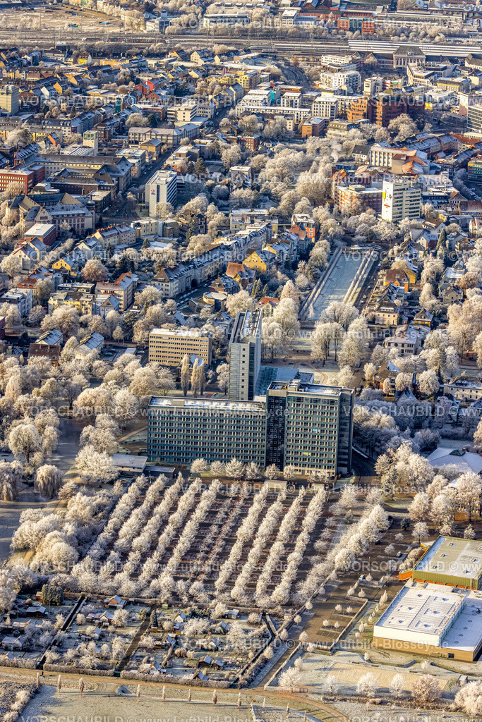 Hamm221202710 | Luftbild, winterliches Oberlandesgericht Hamm, verschneite Bäume auf Parkplatz, Ostring Park, Mitte, Hamm, Ruhrgebiet, Nordrhein-Westfalen, Deutschland