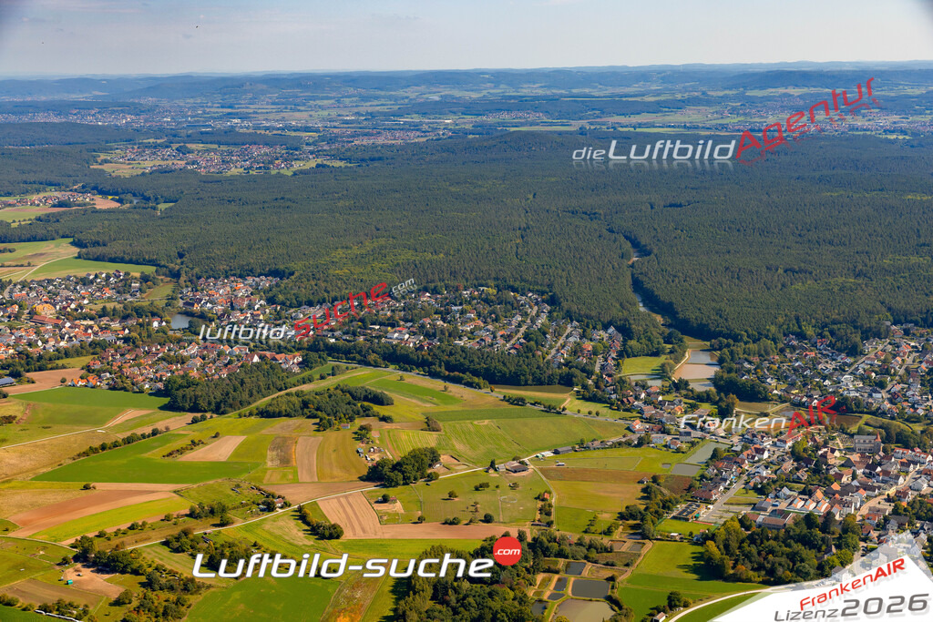 Luftaufnahme der Stadt Hemhofen - Die Luftaufnahme wurde 2025 vom UL-Flugzeug heraus erstellt ( keine Drohne ) - Hochauflösende Luftaufnahme - für professionelle Ausdrucke geeignet. Die Geschenkidee !Mit Lizenz und Bildrechte bestellbar