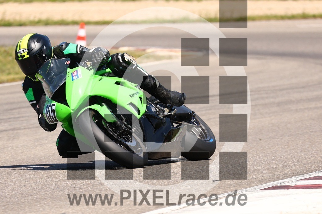 0155-20260426_02541 | Schöne Erinnerungen an spannende Momente - das festzuhalten ist unser Job. PIXELrace.de ist seit 2003 auf den Rennstrecken Europas unterwegs um die Action draußen beim Fahren und die wunderbare Stimmung imm Fahrerlager für euch einzufangen.