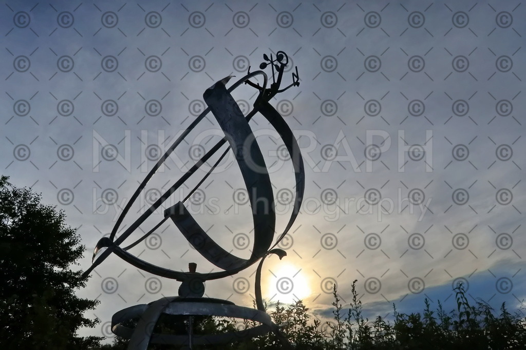 Sonnenuhr am Seilersee | Nikograph by Killas.Photography - Ihr Photo-Designer aus Iserlohn. Bei mir erhalten Photographie und IT-Dienstleistungen zu fairen Konditionen. Bei Nikograph.eu finden Sie Wandbilder, Kalender, Photomagnete und viele weitere Photogeschenke.