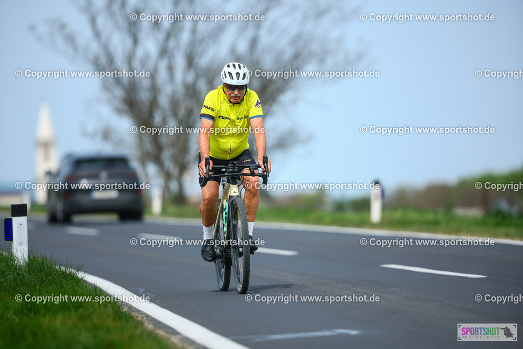 950_TRA57135 | Neusiedlersee Radmarathon 2026@sportshot_your_pictrs #yourpictures#roadtowm2029 #nrm #neusiedlerseeradmarathon #neusiedlersee #neusiedlerseetourismus #burgenland #mörbisch #nrm26 #burgenlandtourismus #voglundco #poweredbyburgenlandtourismus #radsport #rad #marathon #ucigranfondo #visitburgenland #ucigranfondoworldseries