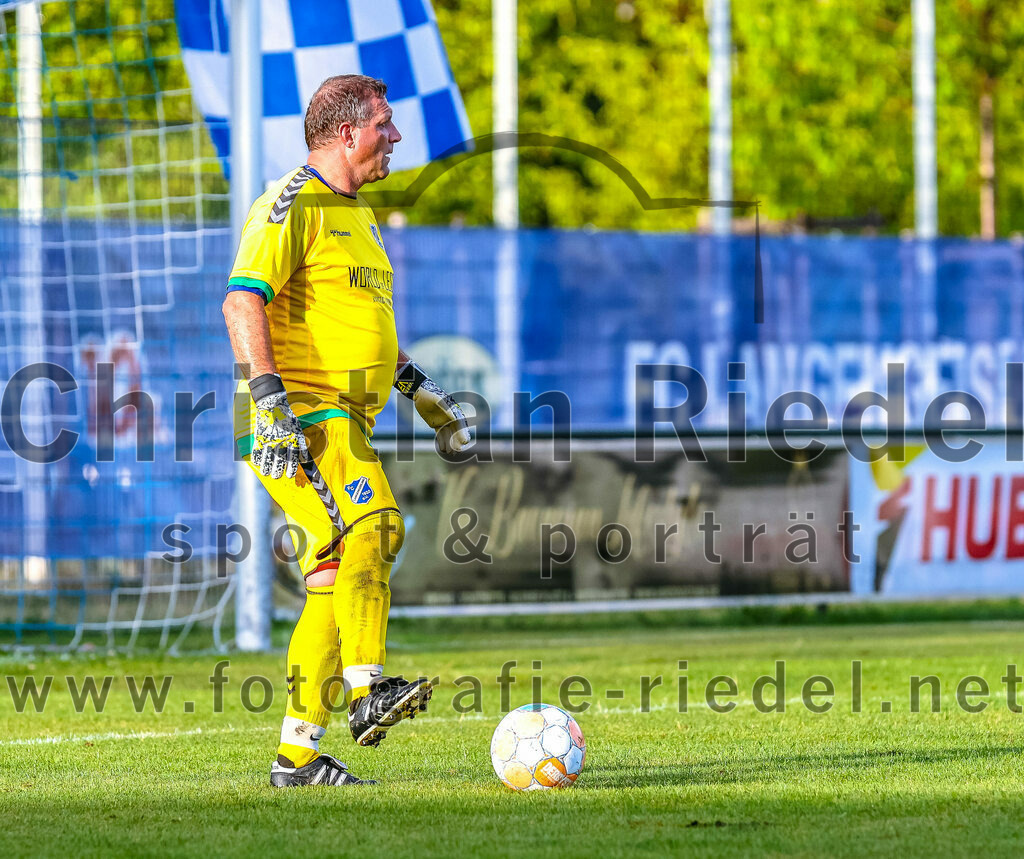 2023-07-25_051_FC_Langengeisling_III_gegen_SV_Riedmoos_III | Erding, Deutschland, 25.07.2023:
Fußball, C-Klasse 2023 / 2024, Testspiel, FC Langengeisling III gegen SV Riedmoos e.V. 1959 III, Endergebnis: 3:5

Foto: Christian Riedel / fotografie-riedel.net