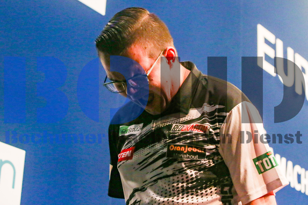  29.10.2023 - 
 | Sebastian Sendlak / Bochumer Nachrichtendienst (BOND) - PDC European Darts Championship: Viertelfinale {Persons shown} - Realisiert mit Pictrs.com