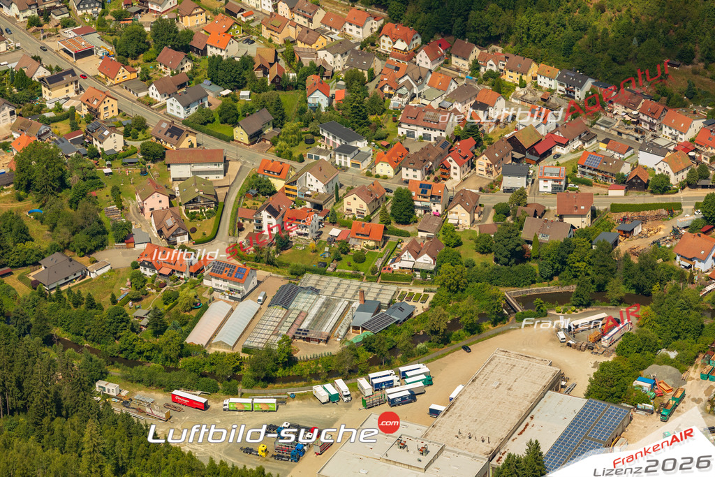 Luftaufnahme der Stadt Wallenfels - Die Luftaufnahme wurde 2025 vom UL-Flugzeug heraus erstellt ( keine Drohne ) - Hochauflösende Luftaufnahme - für professionelle Ausdrucke geeignet. Die Geschenkidee !Mit Lizenz und Bildrechte bestellbar