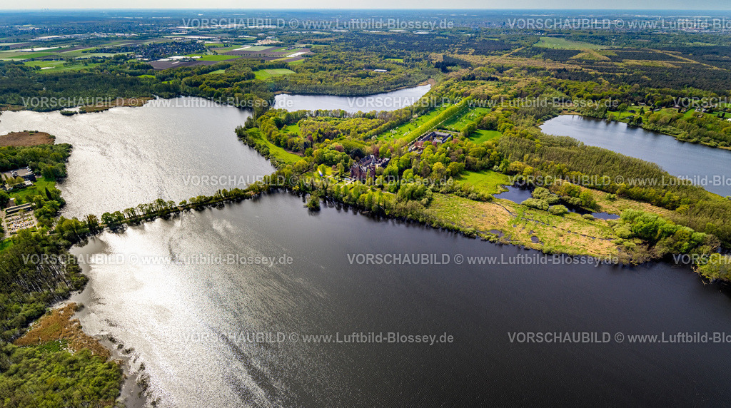 Nettetal240402990KrickenbeckerSeen | Luftbild, Schloss Krickenbeck an den Krickenbecker Seen, Naturschutzgebiet umgeben von Seen und Waldgebiet, Leuth, Nettetal, Niederrhein, Nordrhein-Westfalen, Deutschland