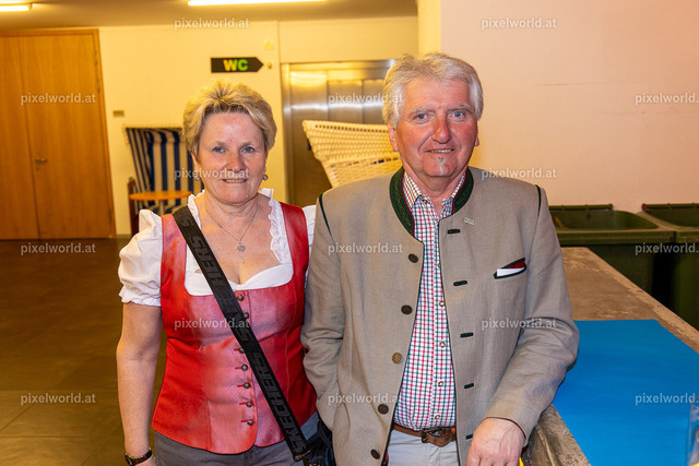 Schlager trifft Tracht | Bildershop von pixelworld.at - Realisiert mit Pictrs.com