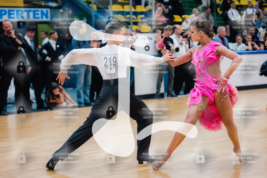 Hessen Tanzt WDSF Open Junior II Latin 3rd (219) Tim Gordon _ Luisa Huber (Schwarz-Weiß-Club Pforzheim)-2025-05-18-5667 | Webshop for digital downloads and prints of dance sport, event & show photographer Julian Link - Realisiert mit Pictrs.com